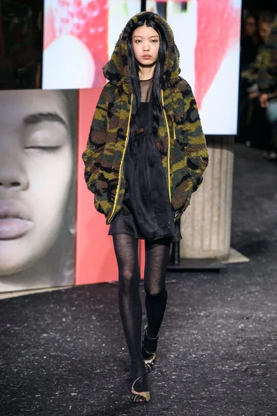 Look 12